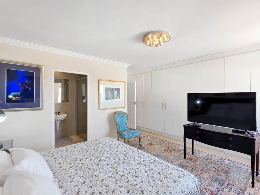 3 Bedroom Property for Sale in Sea Point Western Cape